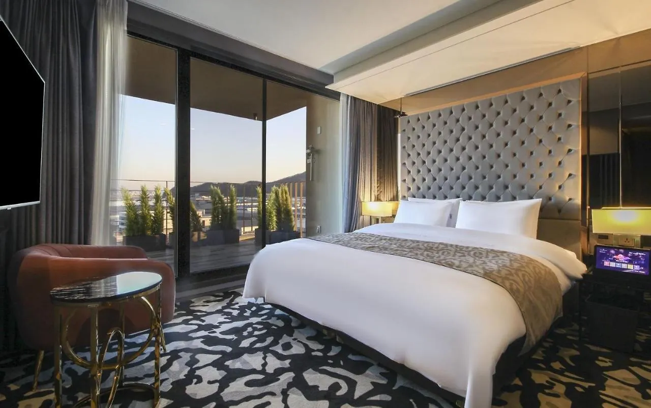 Best Louis Hamilton Hotel West Busan